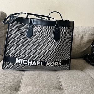 Michael Kors Tote